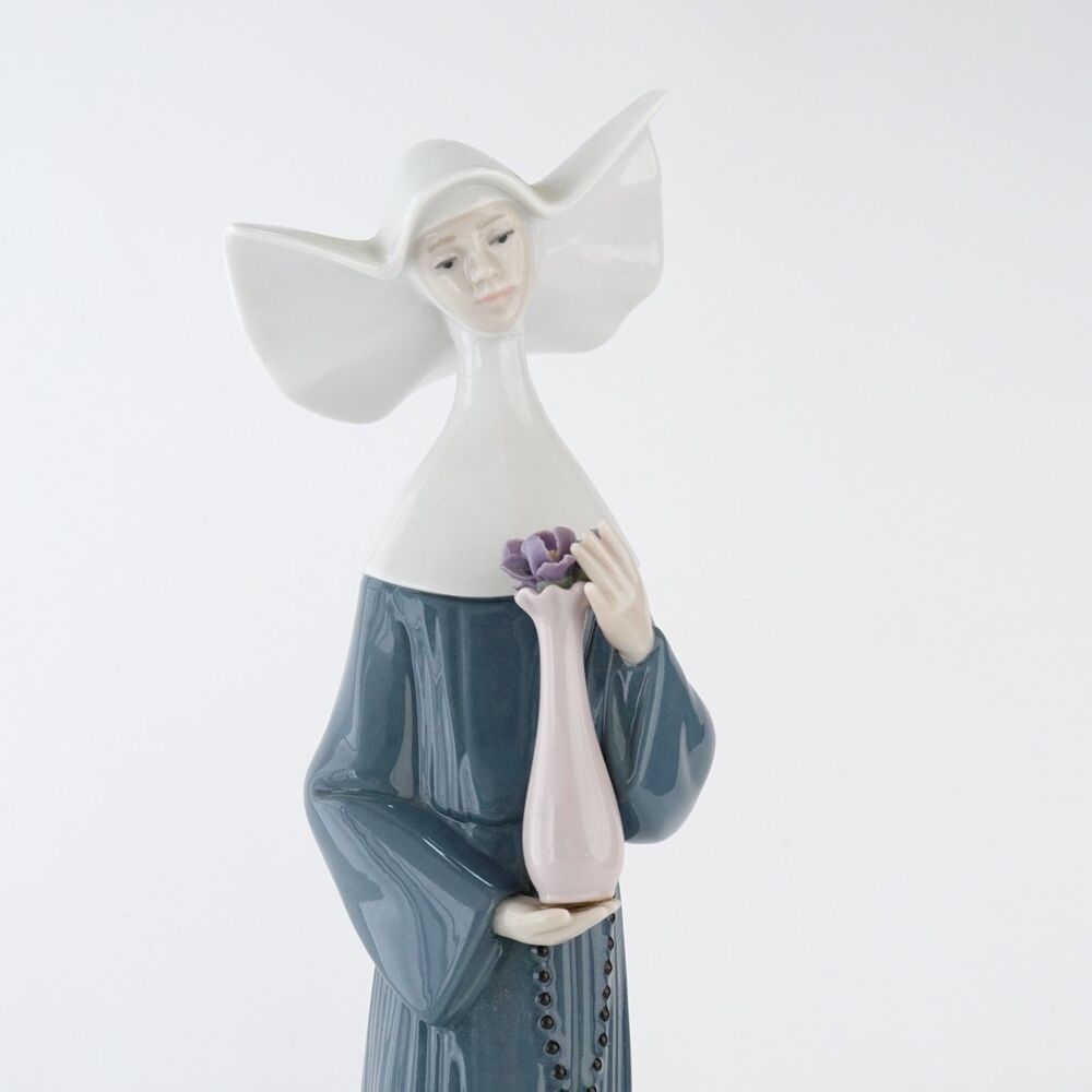 RARE Lladro Vintage Retired Nun Figure #5550 10.5"READ DESC - Picture 3 of 16
